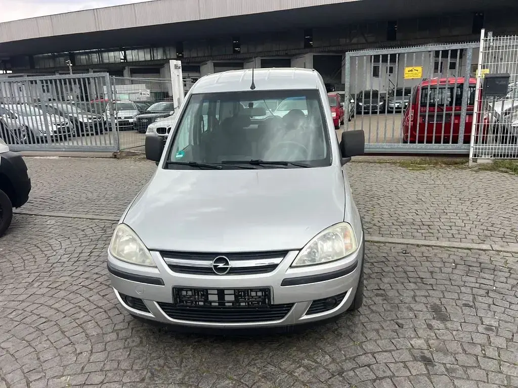 Gebraucht Opel Combo Edition 97 PS (71 kW) 2006 Silber Van / Kleinbus