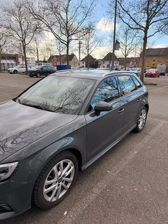 Używany Audi e-tron Sport 204 KM (150 kW) 2020 Szary SUV