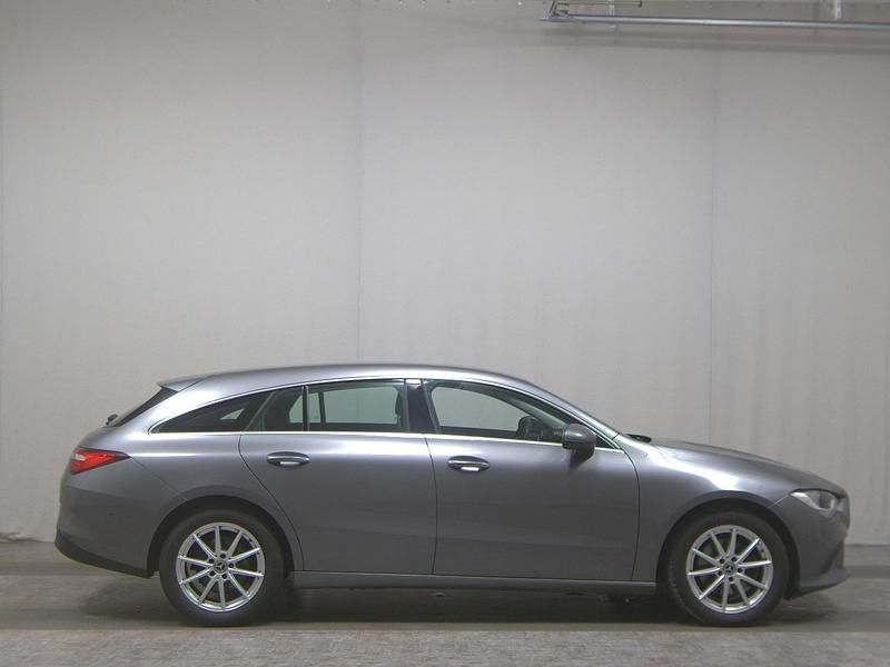 Gebraucht Mercedes CLA180 Shooting Brake 116 PS (85 kW) 2020 Grau Kombi