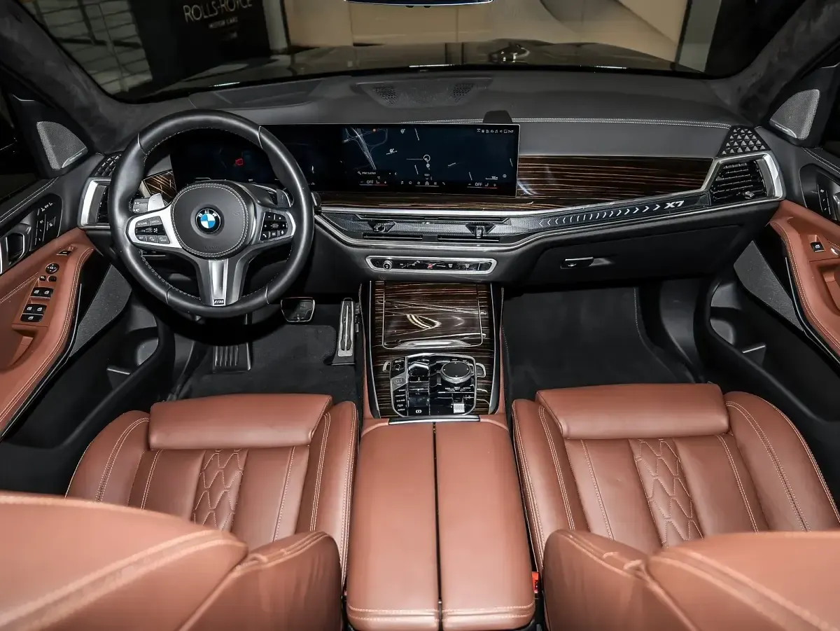Gebraucht BMW X7 M Sport 340 PS (250 kW) 2025 Schwarz SUV