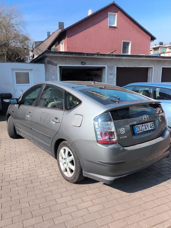 Gebraucht Toyota Prius 111 PS (81 kW) 2004 Grau Kleinwagen