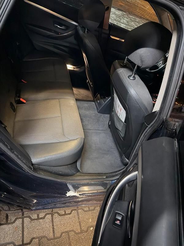 Gebraucht BMW 320 Gran Turismo 184 PS (135 kW) 2015 Blau Limousine