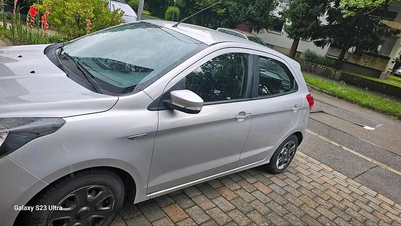 Schwarz Gebraucht 2017 Ford Ka Plus Kleinwagen | 6.700 € (Fairer Preis) - Bild 1/4