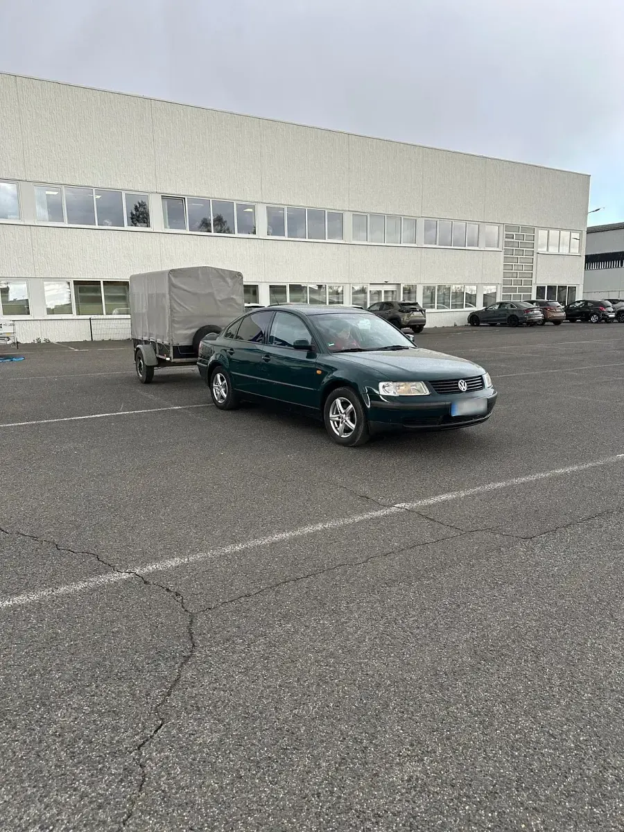 Gebraucht VW Passat 125 PS (91 kW) 1998 Grün Limousine