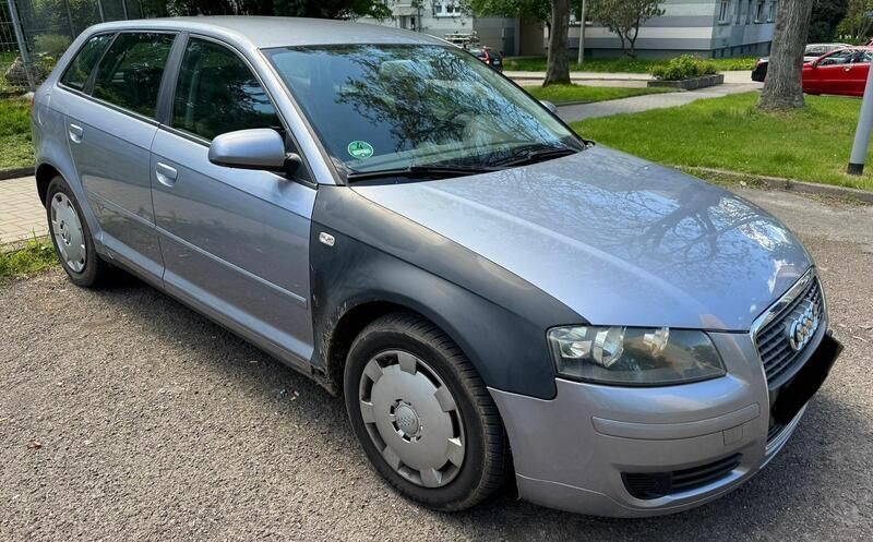 Blau Gebraucht 2006 Audi A3 Limousine | 990 € (Superpreis) - Bild 1/4