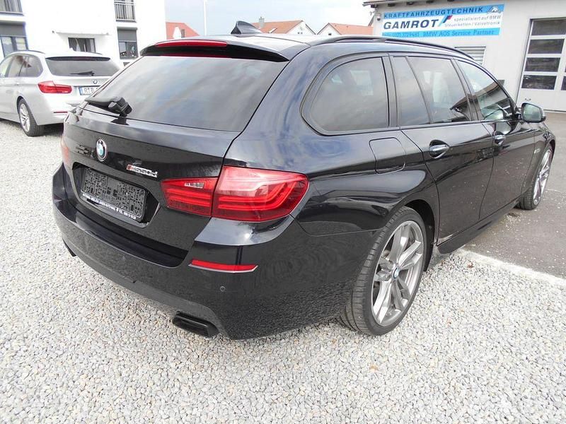 Gebraucht BMW M550 Performance 381 PS (280 kW) 2015 Blau Limousine