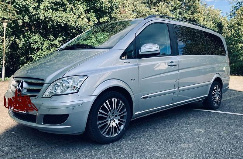Silber Gebraucht 2013 Mercedes Viano Van / Kleinbus | 15.600 € (Superpreis) - Bild 1/4