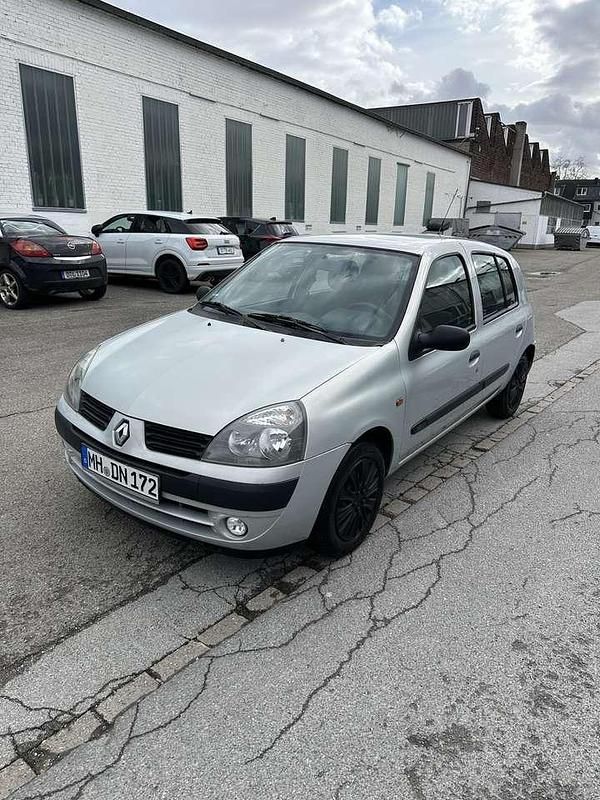 Gebraucht Renault Clio II 88 PS (64 kW) 2004 Limousine