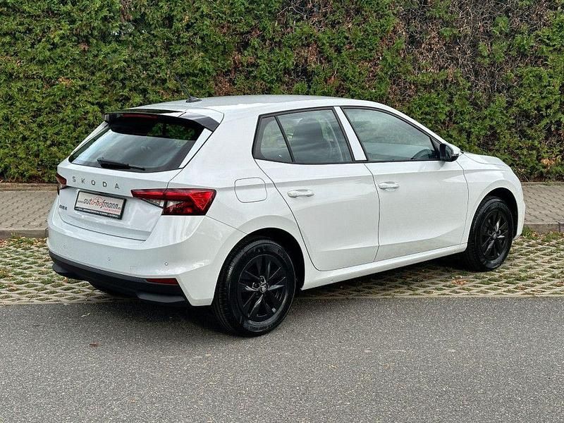 Neu Skoda 105 95 PS (69 kW) 2026 Weiß Limousine
