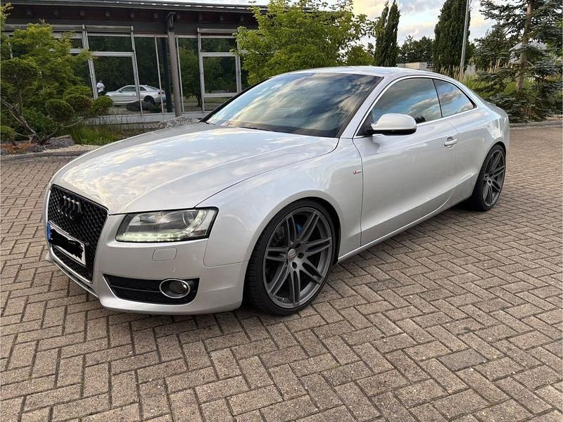 Silber Gebraucht 2011 Audi A5 S-Line Coupé | 12.200 € (Etwas zu teuer) - Bild 1/4