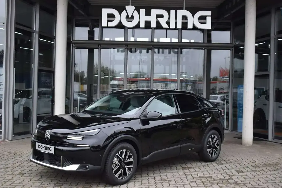 Neu Citroën C4 131 PS (96 kW) 2025 Perla neraschwarz lack Limousine
