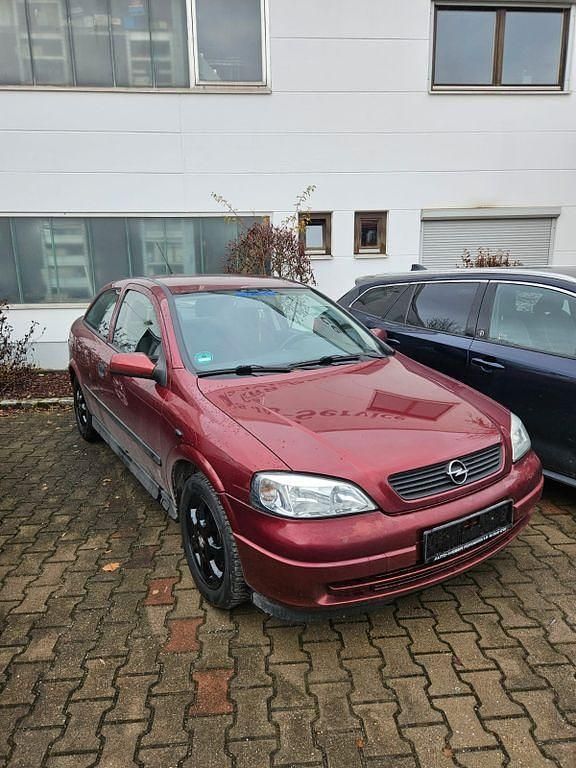 Rot Gebraucht 1999 Opel Astra Edition Limousine | 650 € (Guter Preis) - Bild 1/4