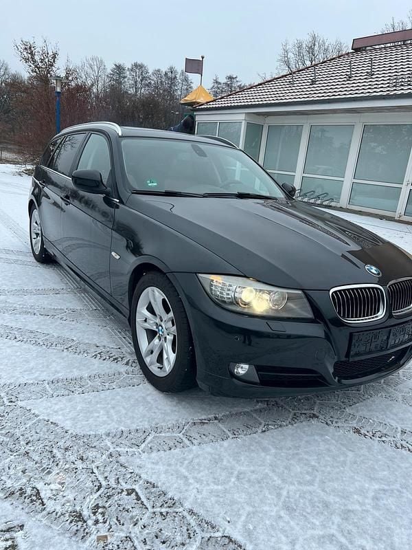 Gebraucht BMW 330 245 PS (180 kW) 2012 Schwarz Kombi
