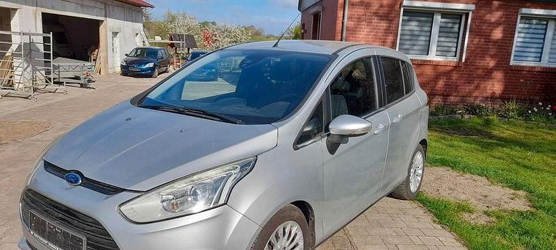 Second-hand Ford B-MAX SYNC Edition 101 CP (74 kW) 2013 Argintiu Monovolum