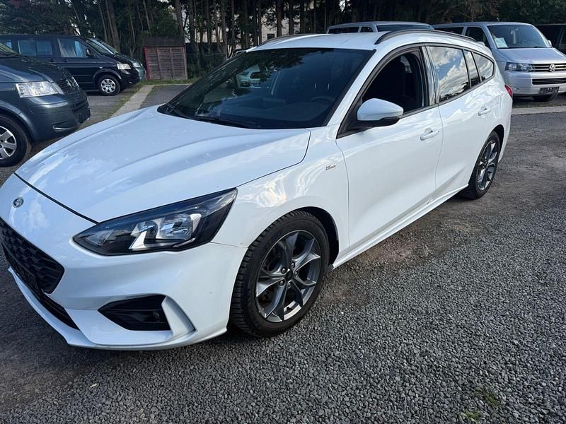 Weiß Gebraucht 2020 Ford Focus ST-Line Kombi | 9.600 € (Superpreis) - Bild 1/4