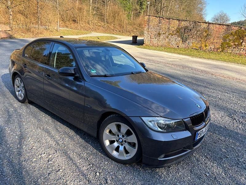 Gebraucht BMW 320 163 PS (119 kW) 2005 Grau Limousine