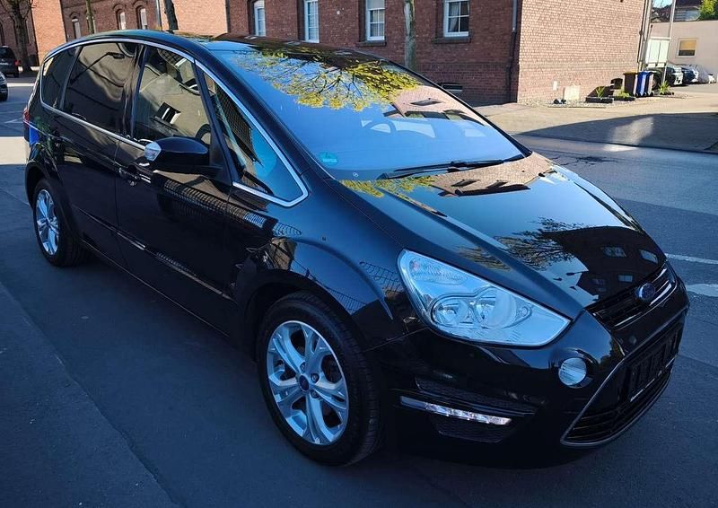 Second-hand Ford S-MAX Titanium 163 CP (119 kW) 2012 Negru Monovolum