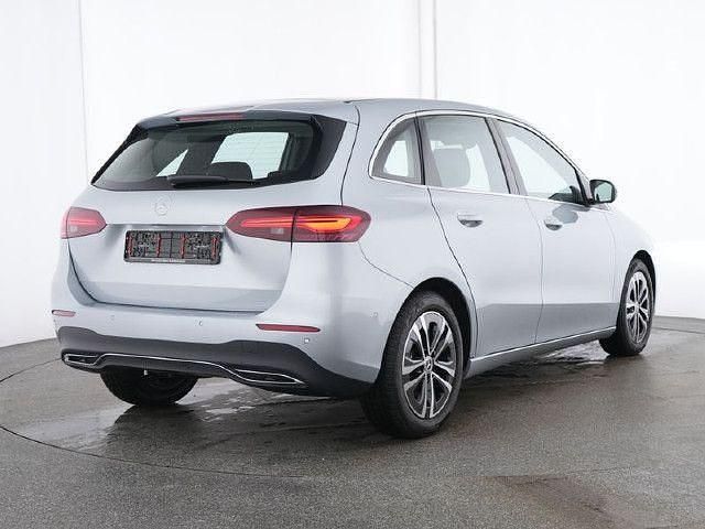 Gebraucht 2024 Mercedes B200 Van / Kleinbus | 34.710 € (Teuer) - Bild 1/4