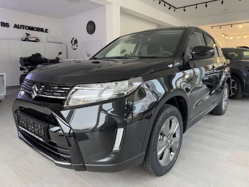 Schwarz Neu 2024 Suzuki Vitara Comfort SUV | 20.900 € (Superpreis) - Bild 1/4