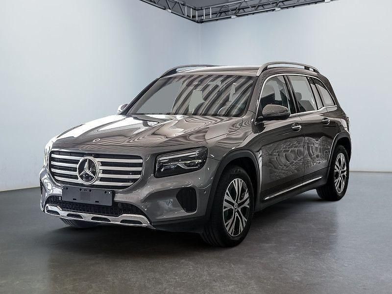 Rot Gebraucht 2025 Mercedes GLB200 Progressive SUV | 43.950 € (Etwas zu teuer) - Bild 1/4