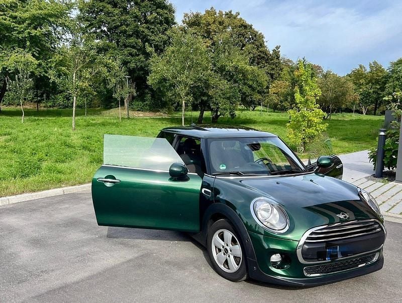 Grün Gebraucht 2017 Mini ONE Kleinwagen | 12.500 € - Bild 1/4