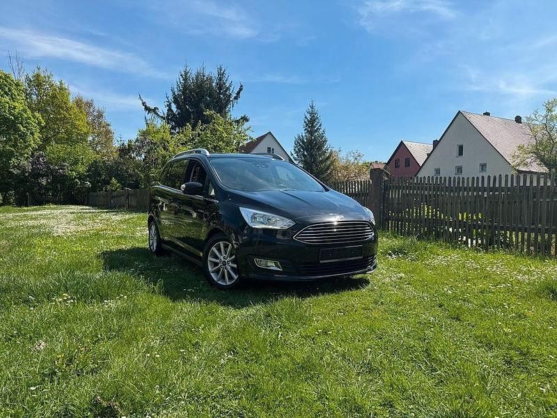Schwarz Gebraucht 2018 Ford Grand C-Max Titanium Van / Kleinbus | 7.989 € (Guter Preis) - Bild 1/4