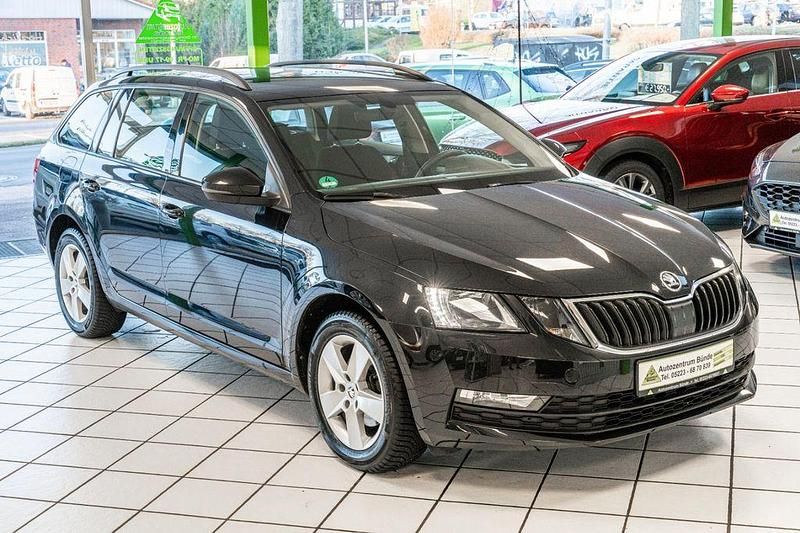 Schwarz Gebraucht 2017 Skoda Octavia Ambition Kombi | 14.950 € (Etwas zu teuer) - Bild 1/4
