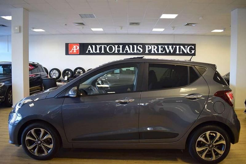 Gebraucht Hyundai i10 Style 87 PS (63 kW) 2017 Grau Kleinwagen