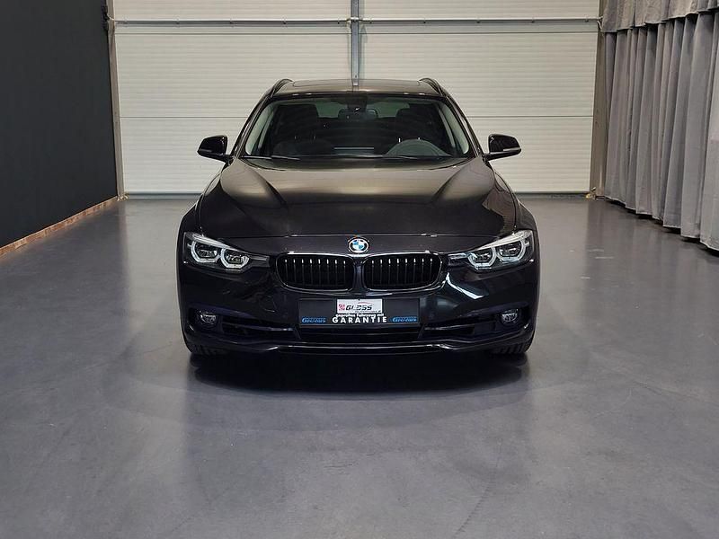 Gebraucht BMW 340 Sport Line 326 PS (239 kW) 2019 Saphirschwarz Kombi