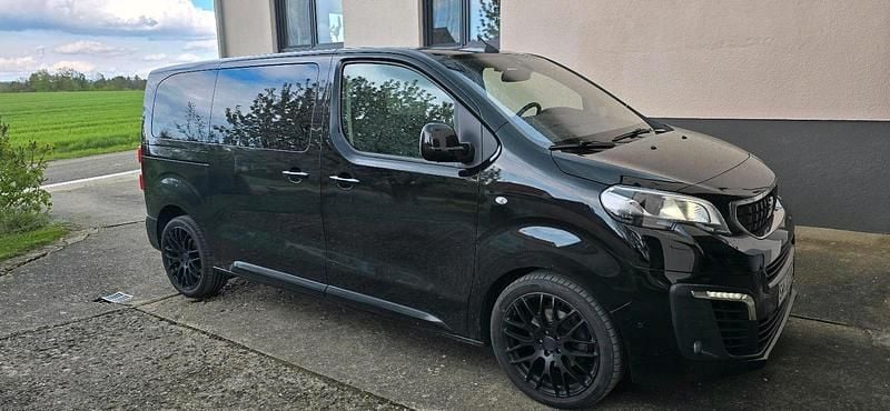 Gebraucht Peugeot Traveller Allure 177 PS (130 kW) 2020 Schwarz Van / Kleinbus