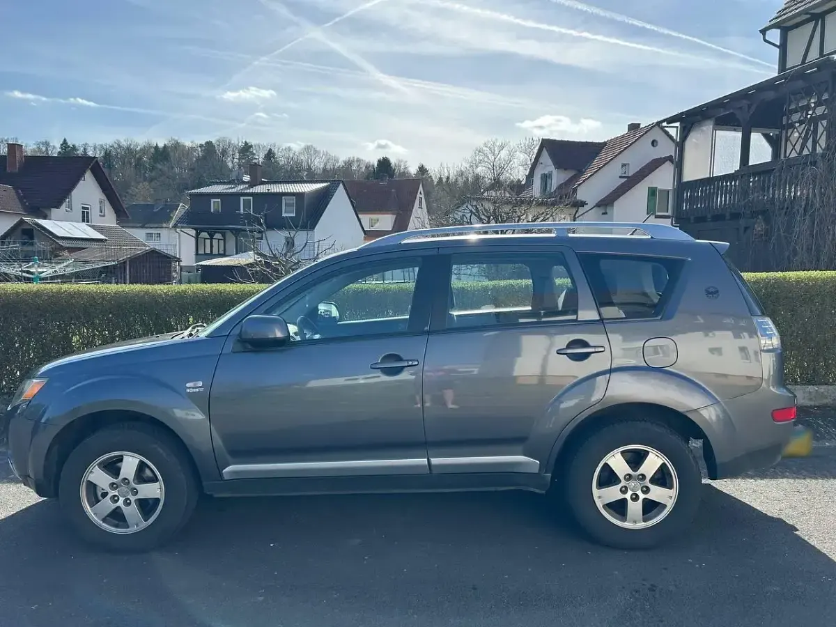 Brugt Mitsubishi Outlander 103 HK (75 kW) 2007 Grå SUV