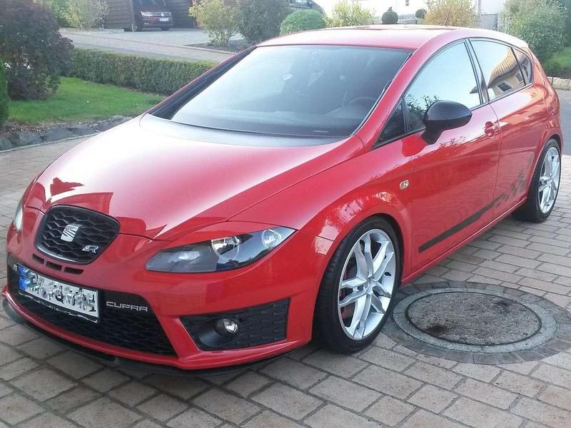 Rot Gebraucht 2009 Cupra Leon Limousine | 8.900 € (Fairer Preis) - Bild 1/3
