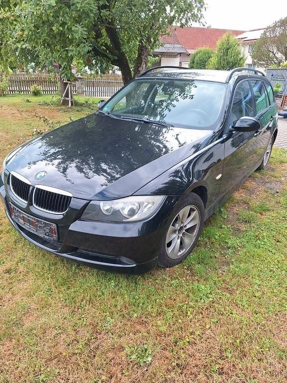 Schwarz Gebraucht 2008 BMW 318 Kombi | 1.990 € (Superpreis) - Bild 1/4