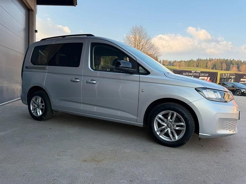 Gebraucht VW Caddy Basis 102 PS (75 kW) 2021 Silber Van / Kleinbus