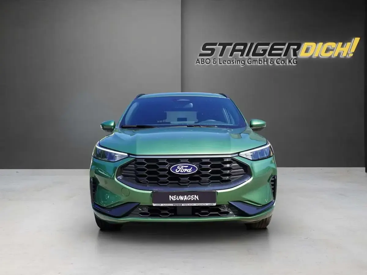 Neu Ford Kuga ST-Line 184 PS (135 kW) 2026 Bursting green SUV