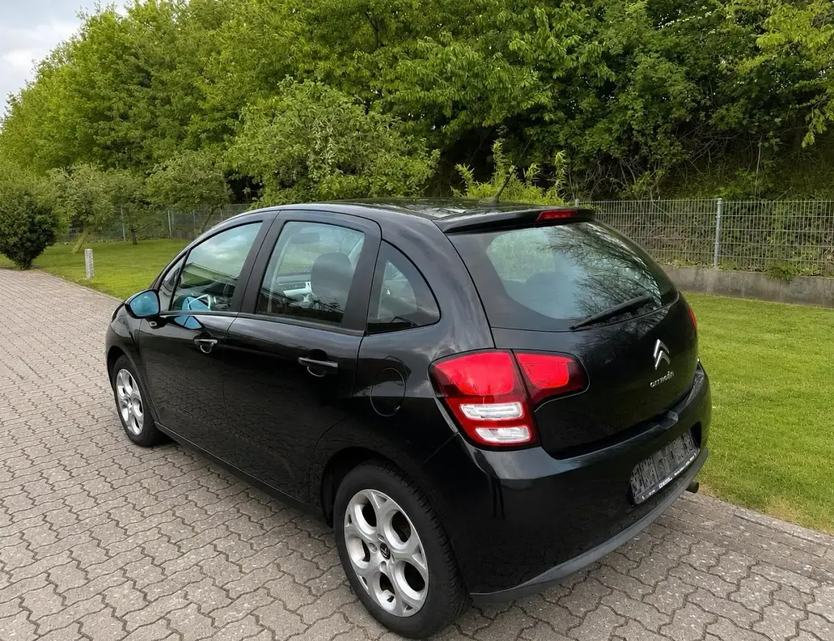 Używany Citroën C3 Tendance 68 KM (50 kW) 2011 Czarny Hatchback