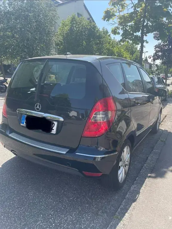 Gebraucht Mercedes A180 109 PS (80 kW) 2010 Schwarz Van / Kleinbus