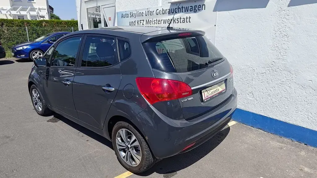 Gebraucht Kia Venga DREAM-TEAM Edition 125 PS (91 kW) 2019 Penta metal Kleinwagen