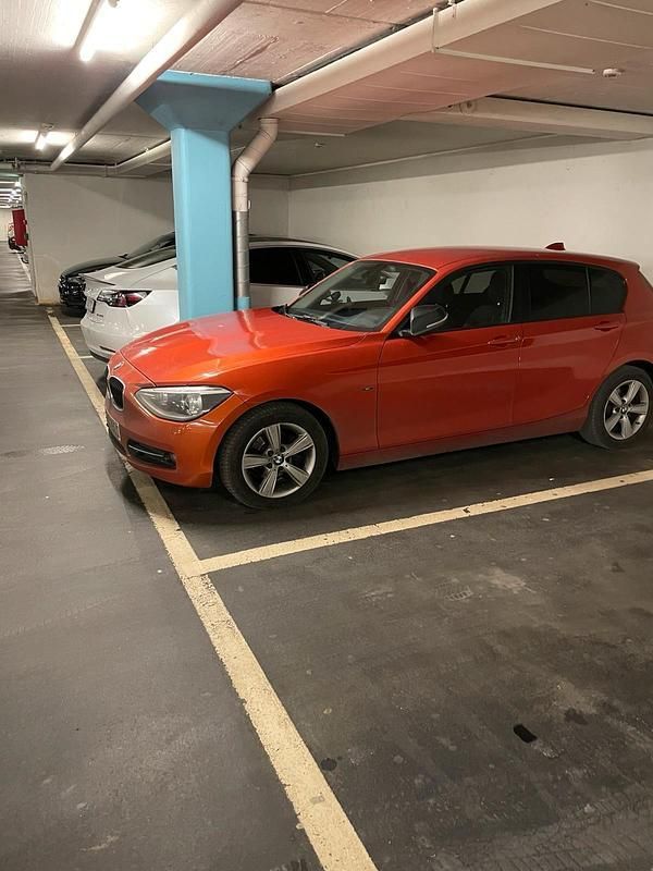 Orange Gebraucht 2012 BMW 116 Sport Line Kleinwagen | 9.500 € (Fairer Preis) - Bild 1/4