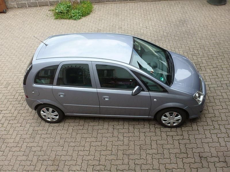 Silber Gebraucht 2008 Opel Meriva Van / Kleinbus | 4.299 € (Etwas zu teuer) - Bild 1/4