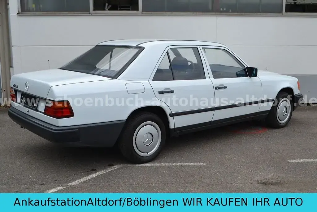 Gebraucht Mercedes E200 75 PS (55 kW) 1989 Weiß Limousine