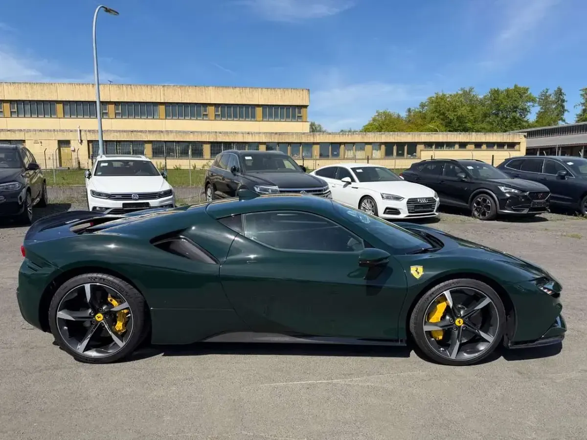 Gebraucht Ferrari SF90 1000 PS (735 kW) 2021 Verde british racing Coupé