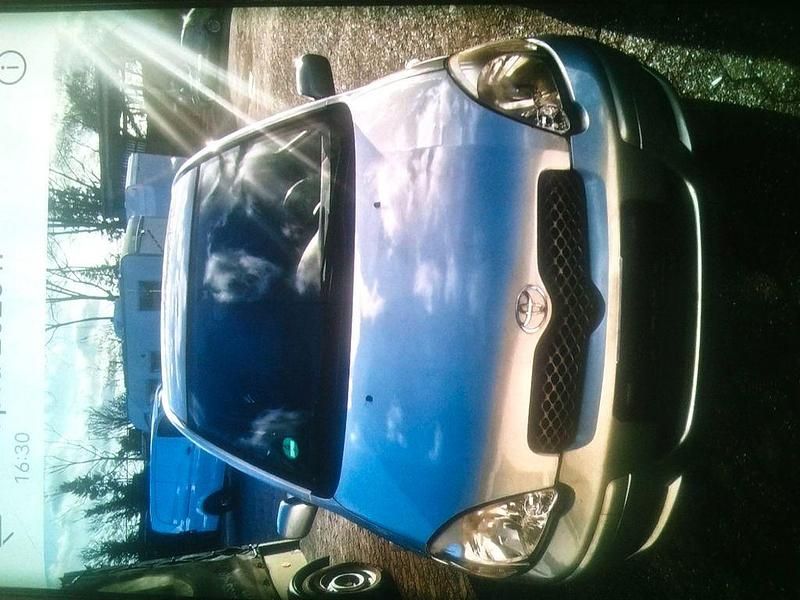 Gebraucht Toyota Yaris 75 PS (55 kW) 2005 Blau Limousine