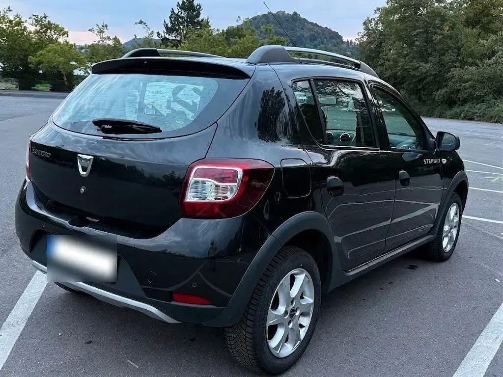 Gebraucht Dacia Sandero Prestige 90 PS (66 kW) 2013 Schwarz Limousine
