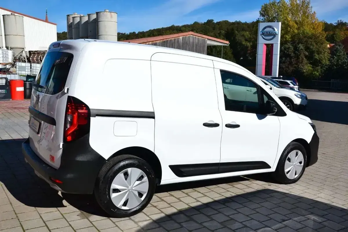 Gebraucht Nissan Townstar Acenta 131 PS (96 kW) 2023 Mineral white (s) Van
