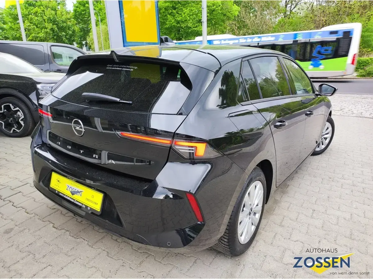 Gebraucht Opel Astra Elegance 131 PS (96 kW) 2024 Schwarz Kleinwagen