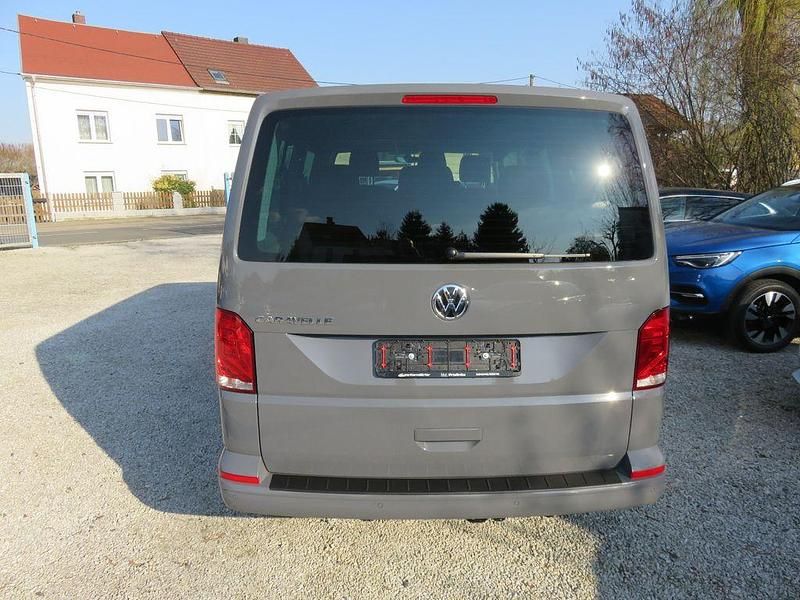 Gebraucht VW Caravelle Comfortline 150 PS (110 kW) 2024 Grau Van / Kleinbus