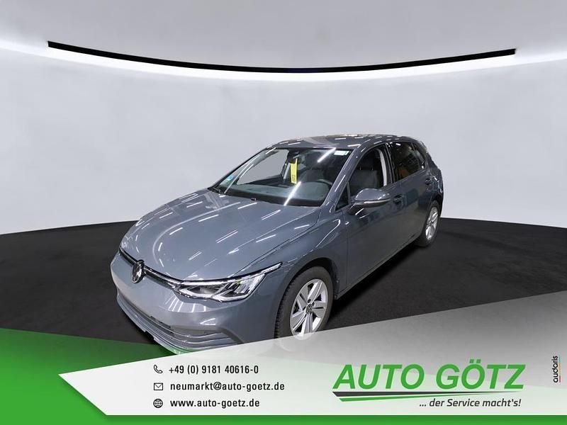 Delfingrau metallic (metallic) Gebraucht 2024 VW Golf VIII Life Limousine | 24.790 € (Guter Preis) - Bild 1/4