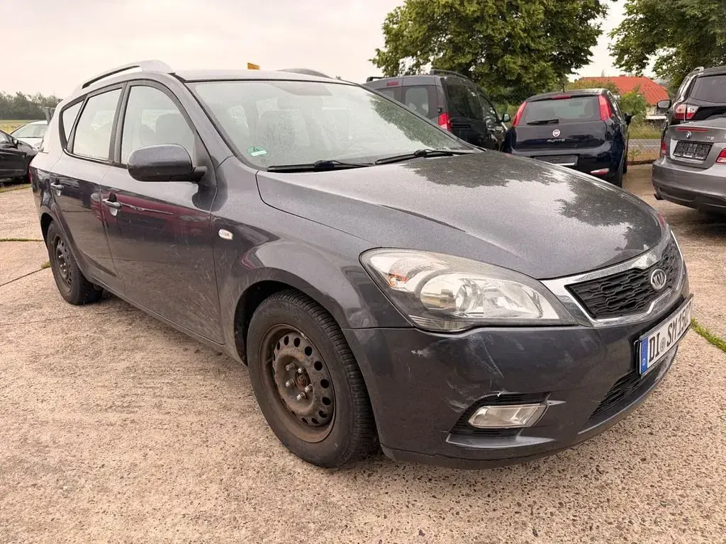 Gebraucht Kia Ceed 109 PS (80 kW) 2010 Grau Kleinwagen