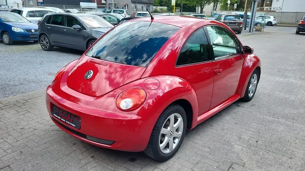 Gebraucht VW New Beetle 102 PS (75 kW) 2009 Rot Kleinwagen